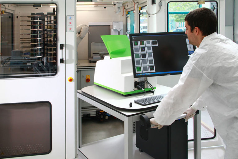 Laboratory Workcells Peak Analysis & Automation